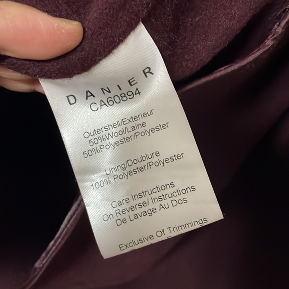 Danier Samantha coat in burgundy 2xs brand new with matching leather gloves - Picture 8 of 9